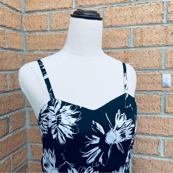 HOT OPTIONS by Target Black White Floral Dress Size 8 Casual Party Event - Picture 2 of 7